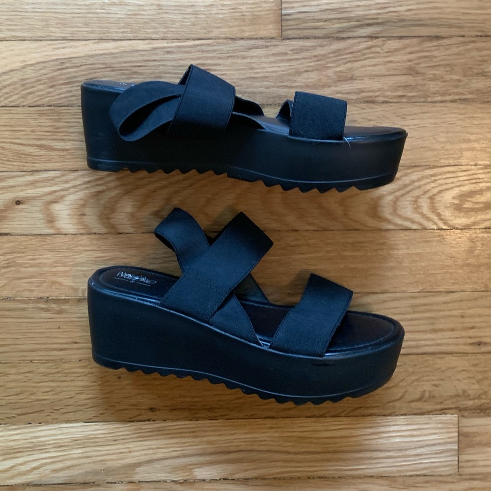 90’s elastic black platforms